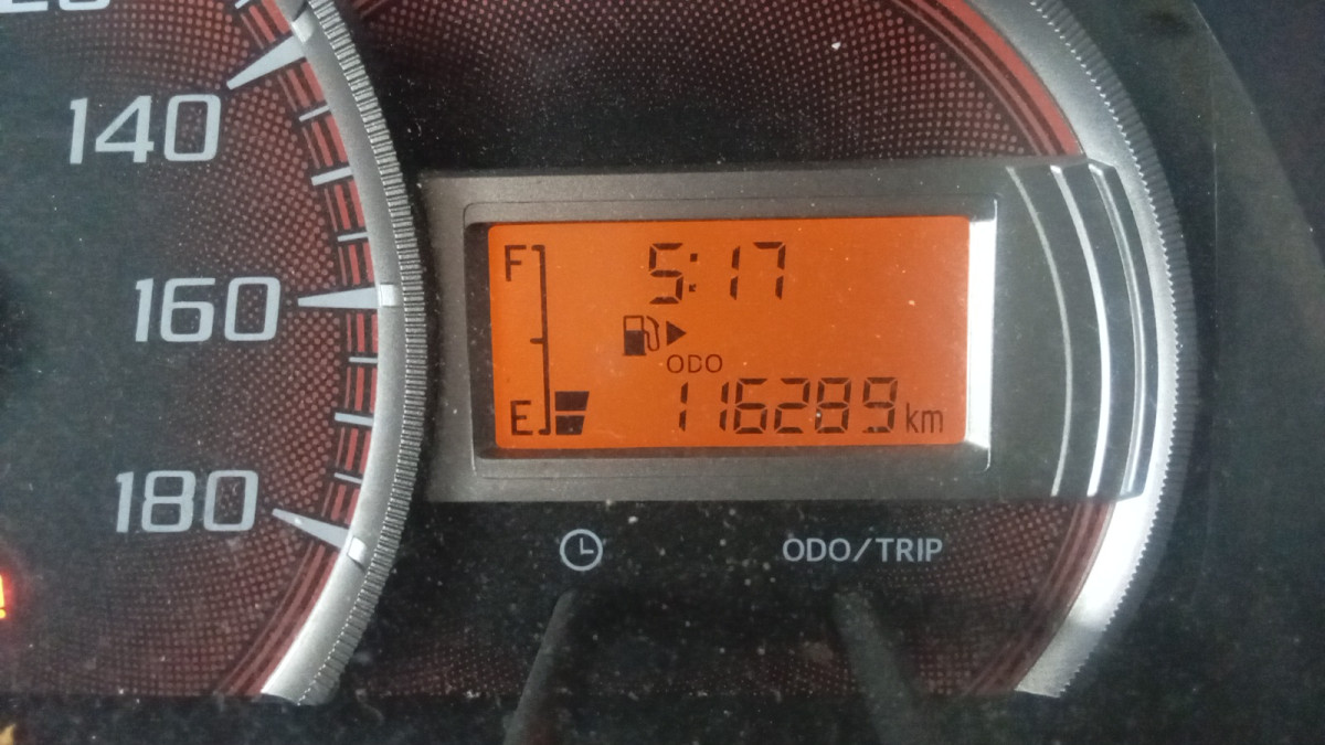 DAIHATSU XENIA