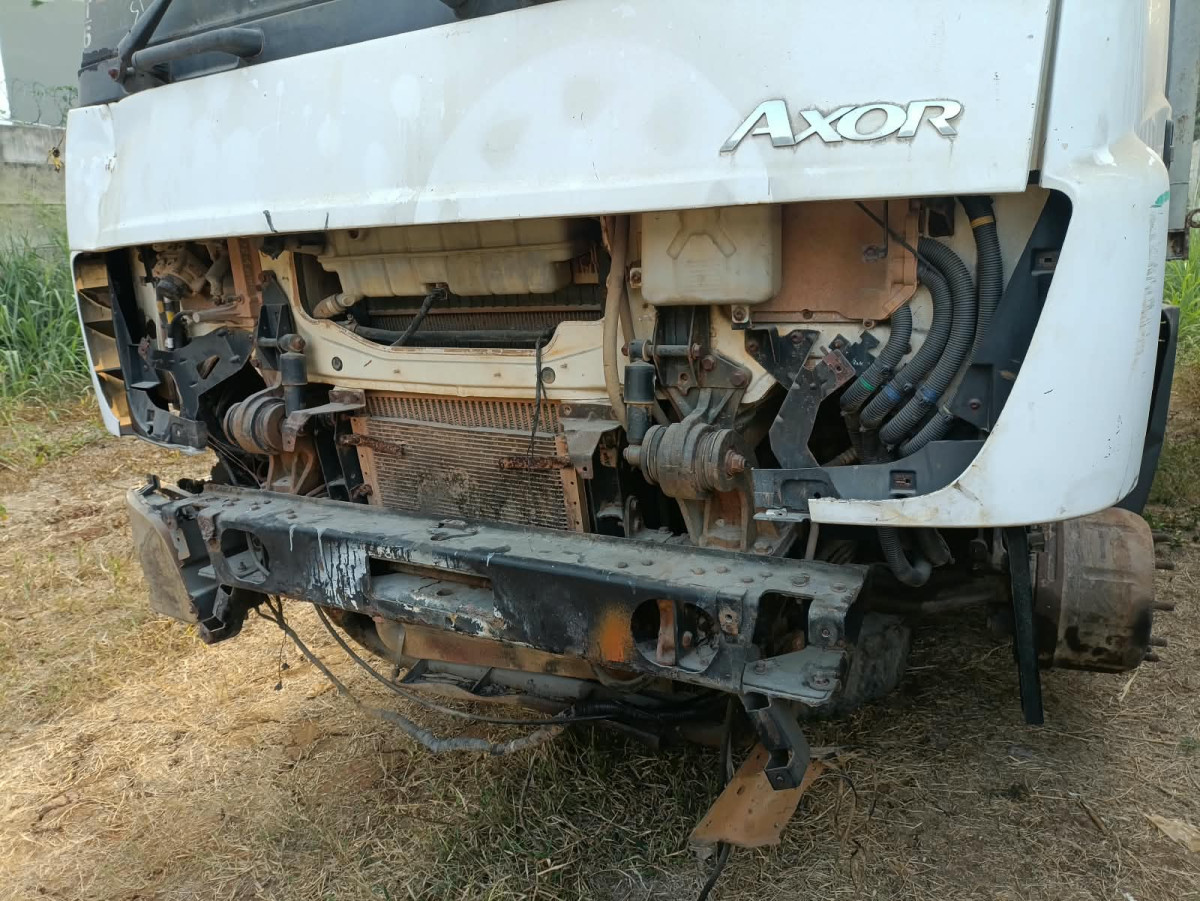 MERCEDES BENZ AXOR  2528C