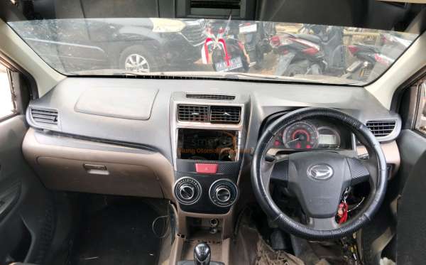 DAIHATSU  XENIA  R
