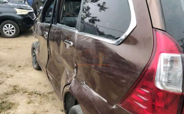 DAIHATSU  XENIA  R