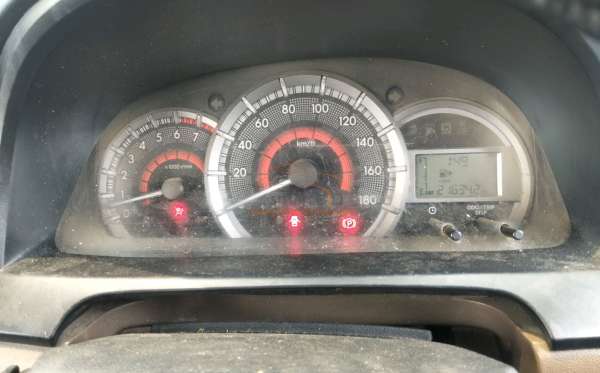 DAIHATSU  XENIA  R