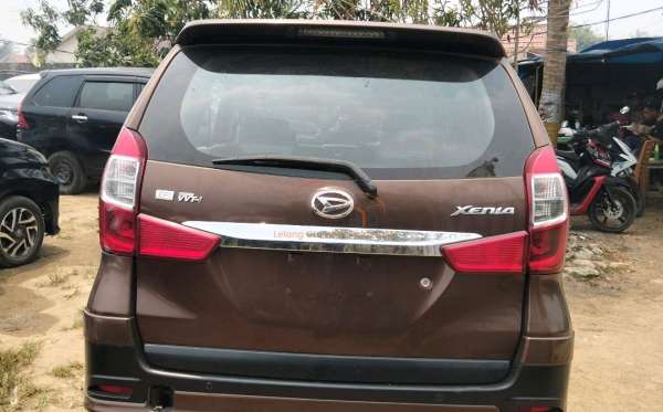 DAIHATSU  XENIA  R