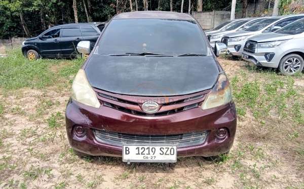 DAIHATSU XENIA