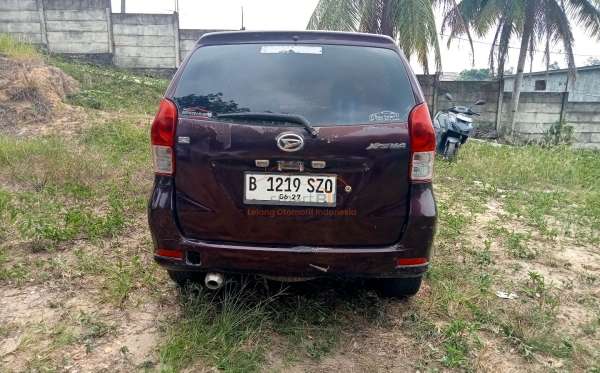 DAIHATSU XENIA