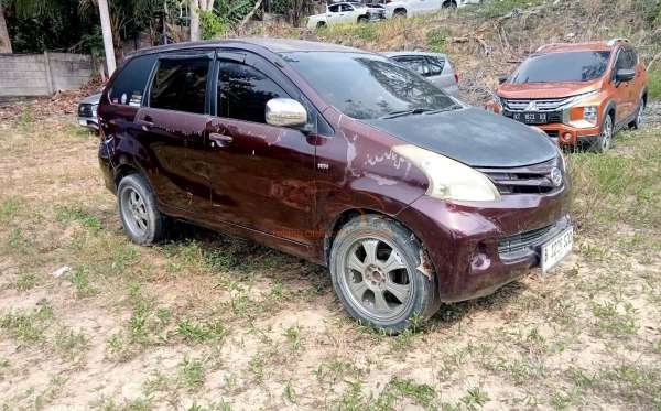 DAIHATSU XENIA