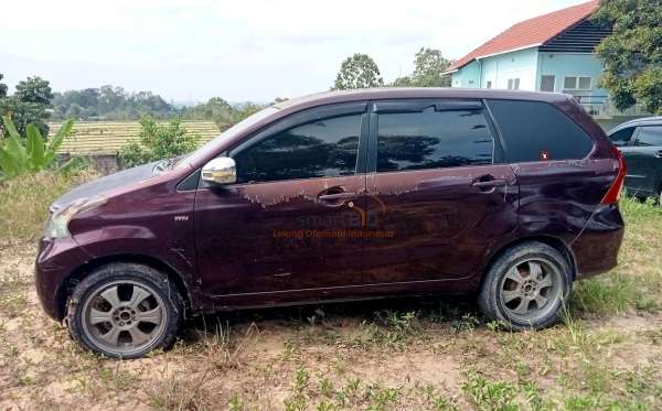 DAIHATSU XENIA