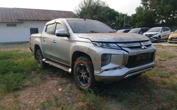 MITSUBISHI DC EXCEED (4X4)