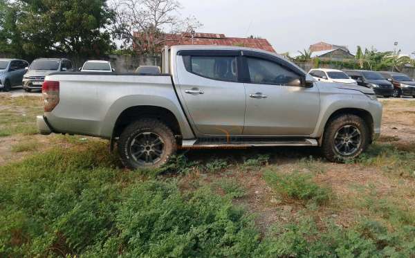 MITSUBISHI DC EXCEED (4X4)