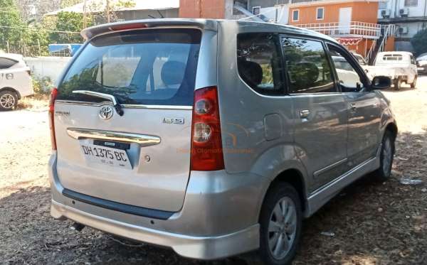 TOYOTA AVANZA S