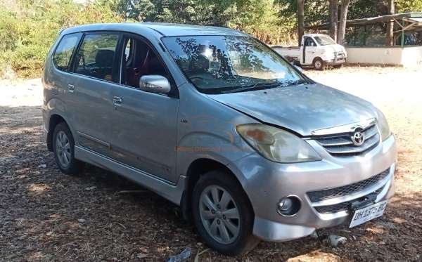 TOYOTA AVANZA S