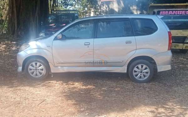 TOYOTA AVANZA S