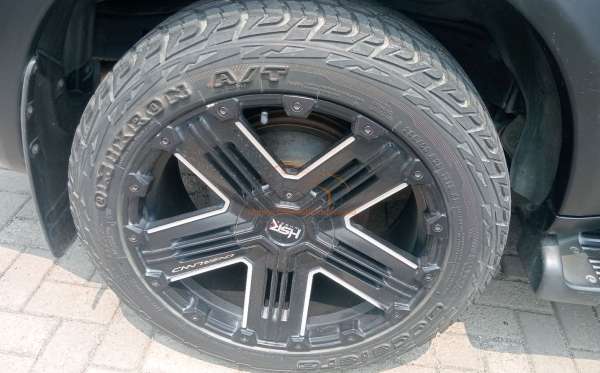TOYOTA FORTUNER