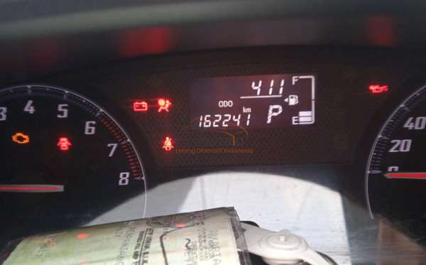TOYOTA SIENTA 1.5V