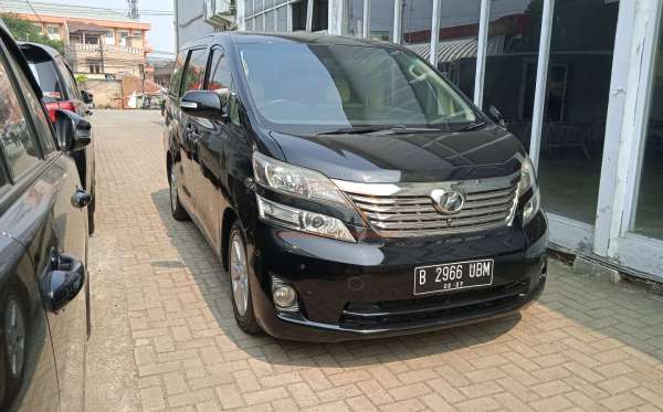 TOYOTA VELLFIRE 2.4