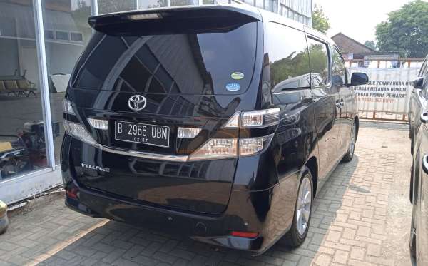 TOYOTA VELLFIRE 2.4