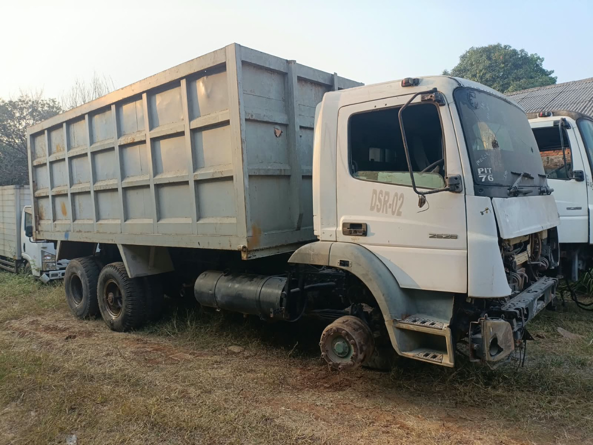 MERCEDES BENZ AXOR  2528C