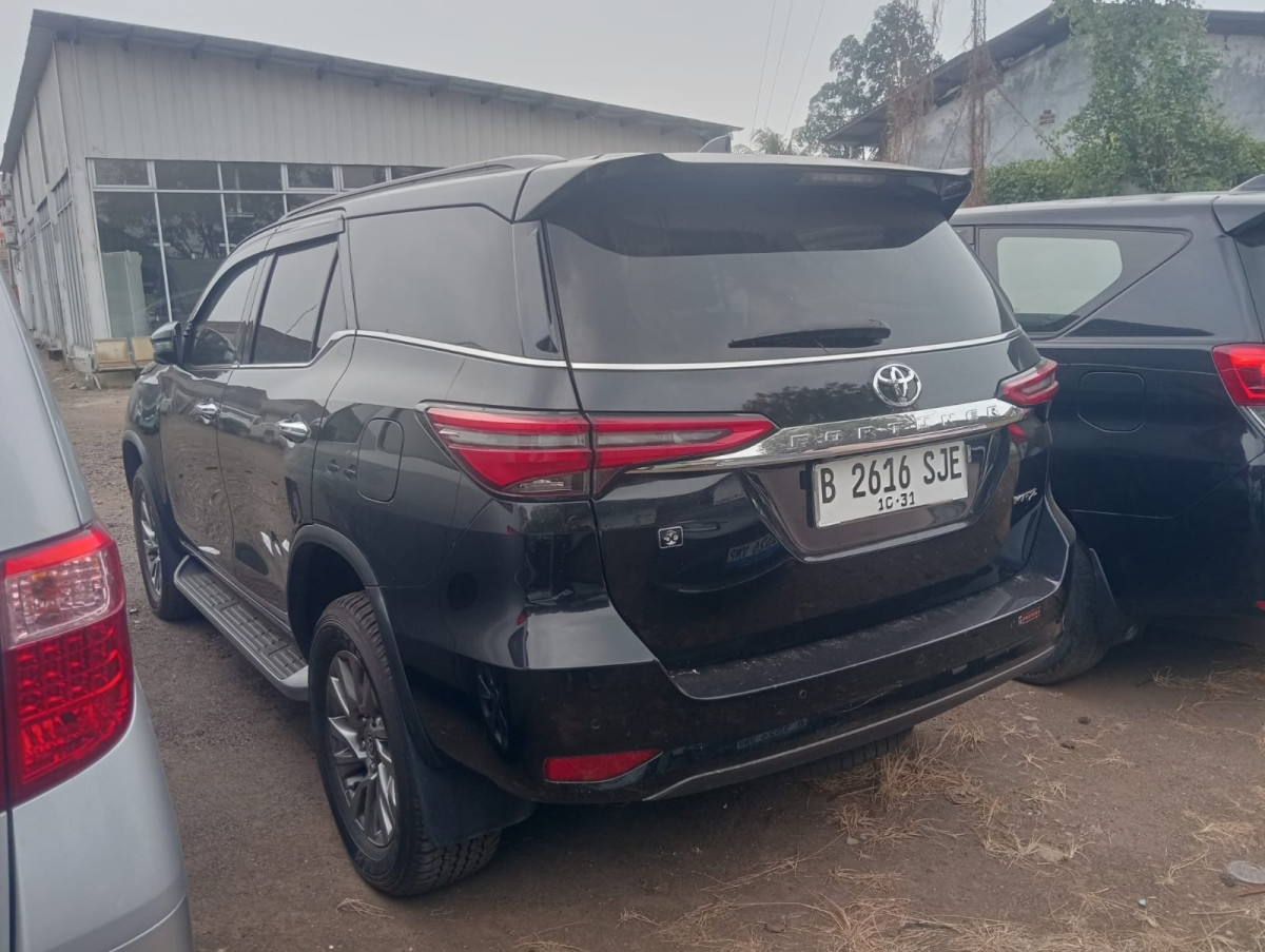 TOYOTA FORTUNER 2.4 VRZ