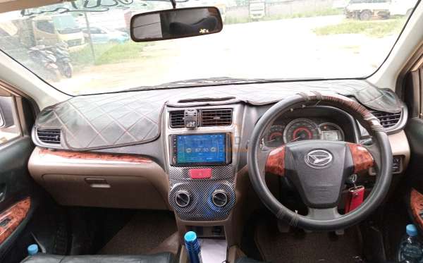 DAIHATSU XENIA R