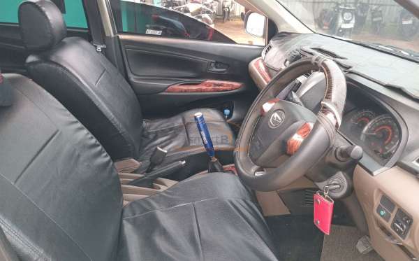 DAIHATSU XENIA R
