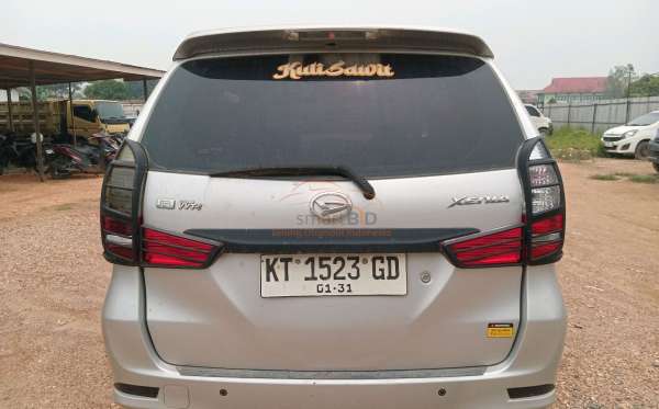 DAIHATSU XENIA R