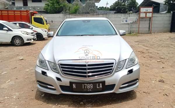 MERCEDES BENZ E 250 CGI