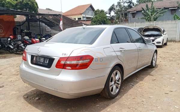 MERCEDES BENZ E 250 CGI