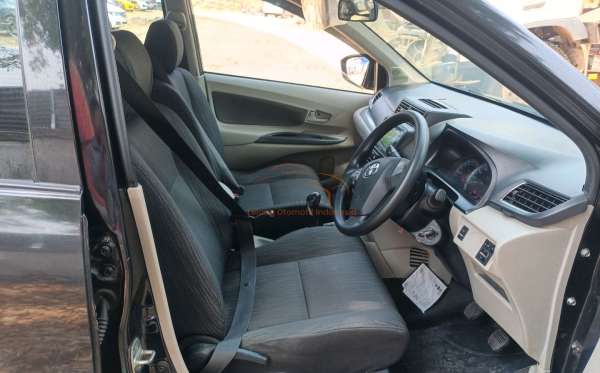 TOYOTA AVANZA