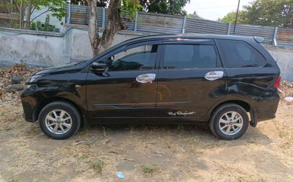 TOYOTA AVANZA