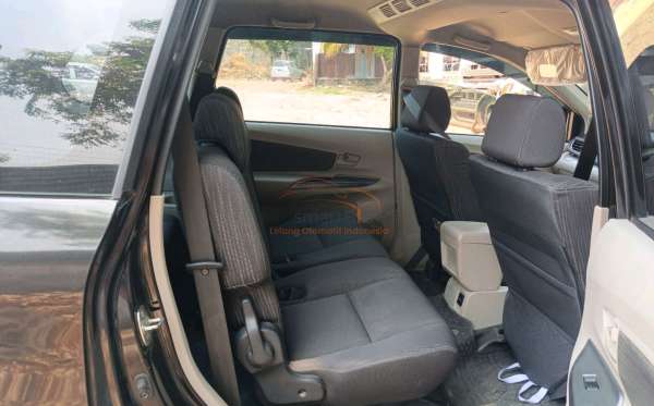 TOYOTA AVANZA