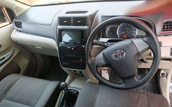 TOYOTA AVANZA