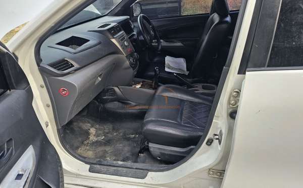 TOYOTA AVANZA
