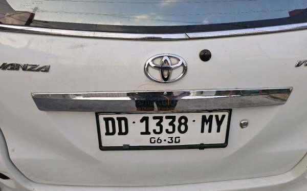 TOYOTA AVANZA