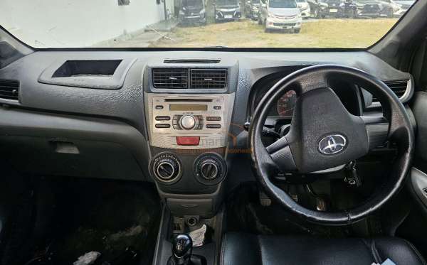 TOYOTA AVANZA