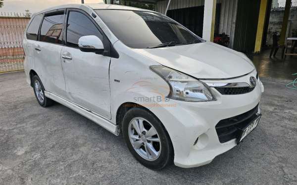 TOYOTA AVANZA