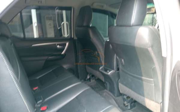 TOYOTA FORTUNER 2.4 VRZ