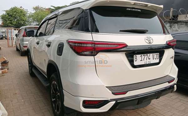 TOYOTA FORTUNER 2.4 VRZ