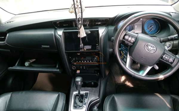 TOYOTA FORTUNER 2.4 VRZ