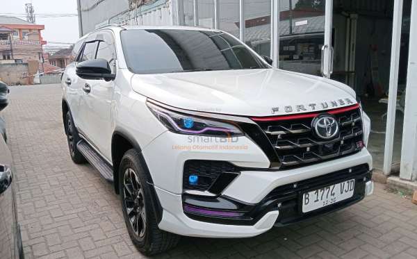 TOYOTA FORTUNER 2.4 VRZ
