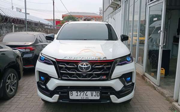TOYOTA FORTUNER 2.4 VRZ