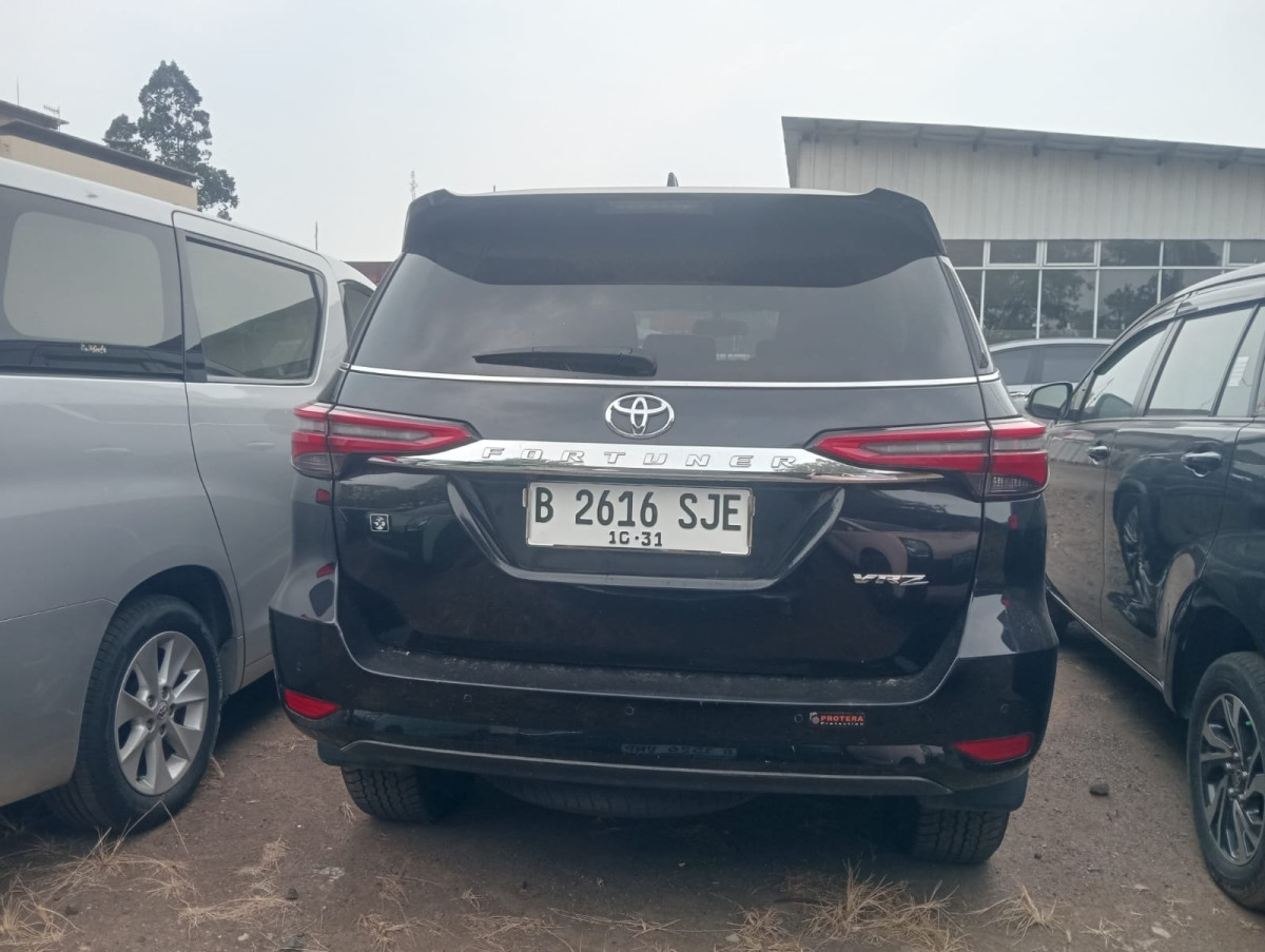 TOYOTA FORTUNER 2.4 VRZ