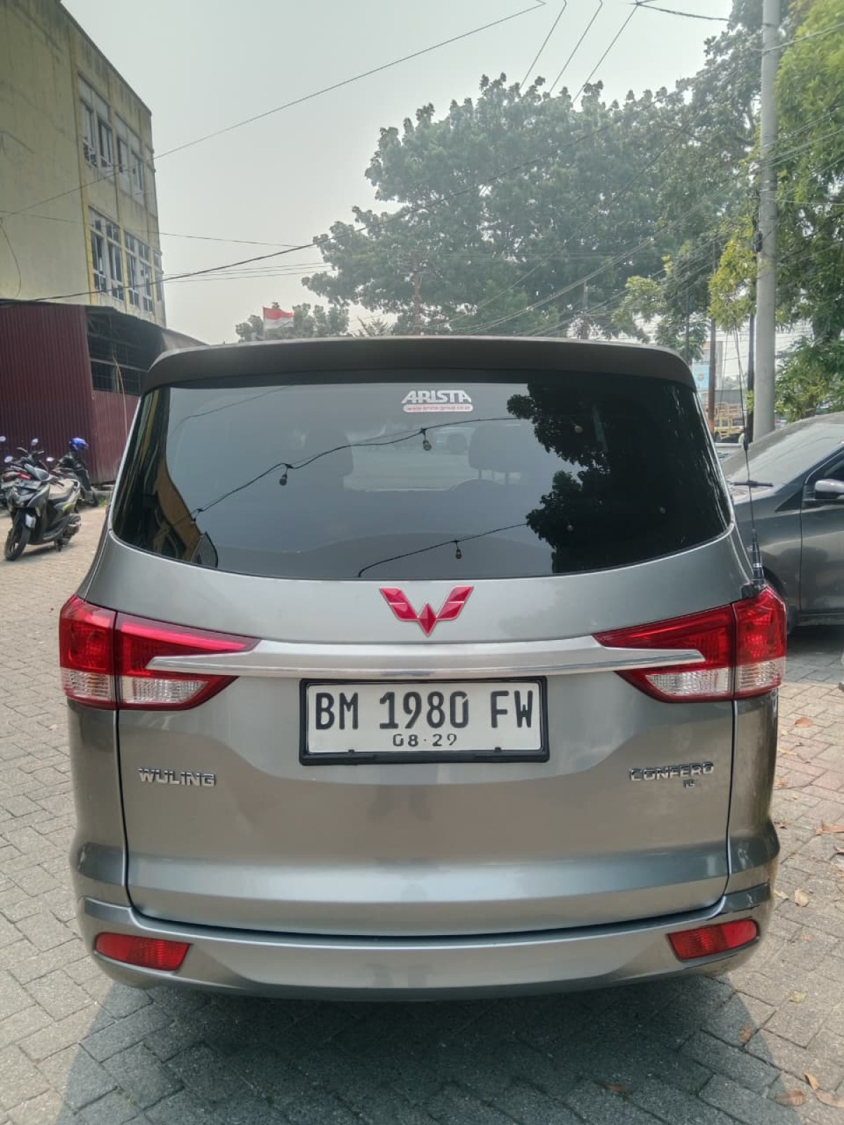 WULING CONFERO