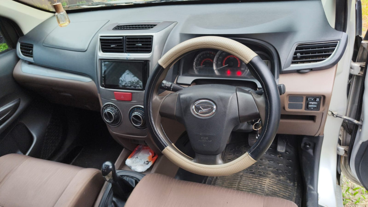 DAIHATSU XENIA  R