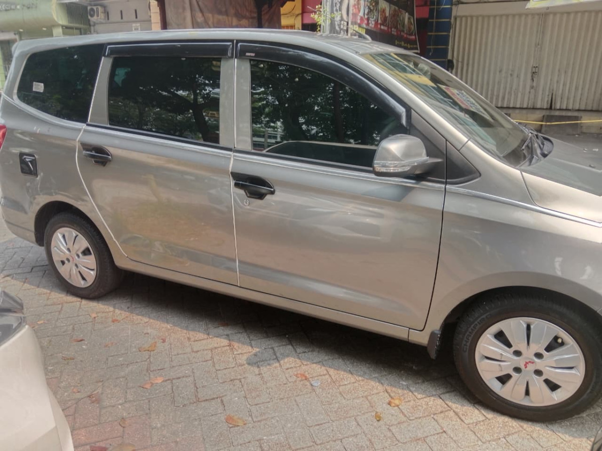 WULING CONFERO