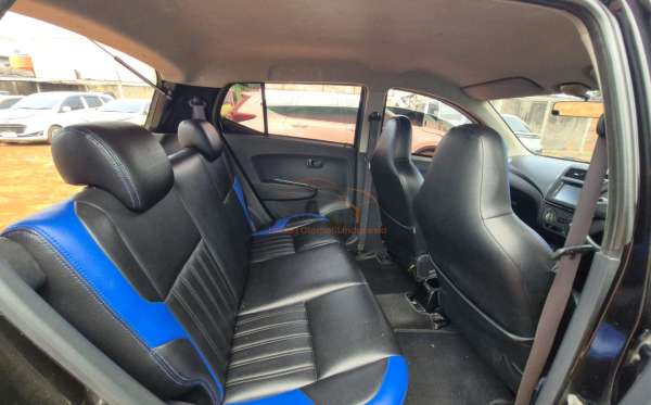 DAIHATSU  AYLA  1.0 M