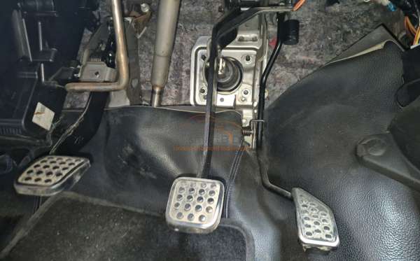 DAIHATSU  AYLA  1.0 M