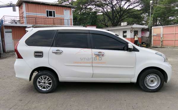 DAIHATSU  XENIA