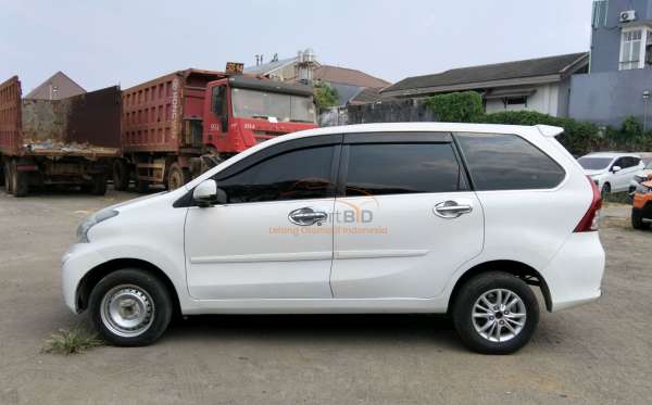 DAIHATSU  XENIA