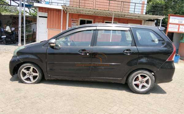 DAIHATSU XENIA