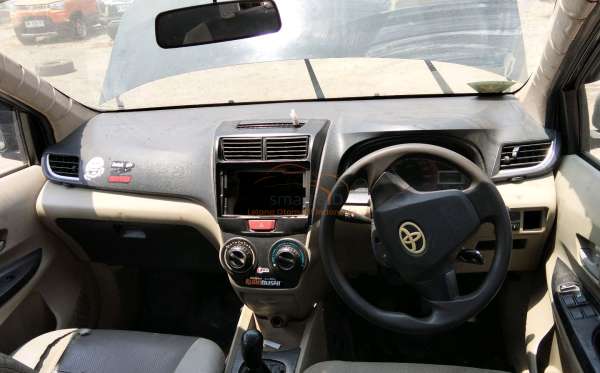 DAIHATSU XENIA