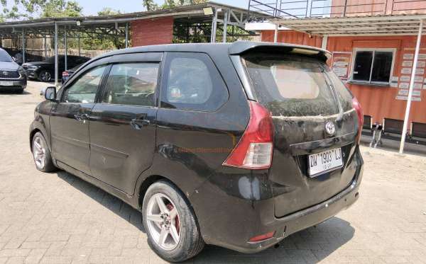 DAIHATSU XENIA